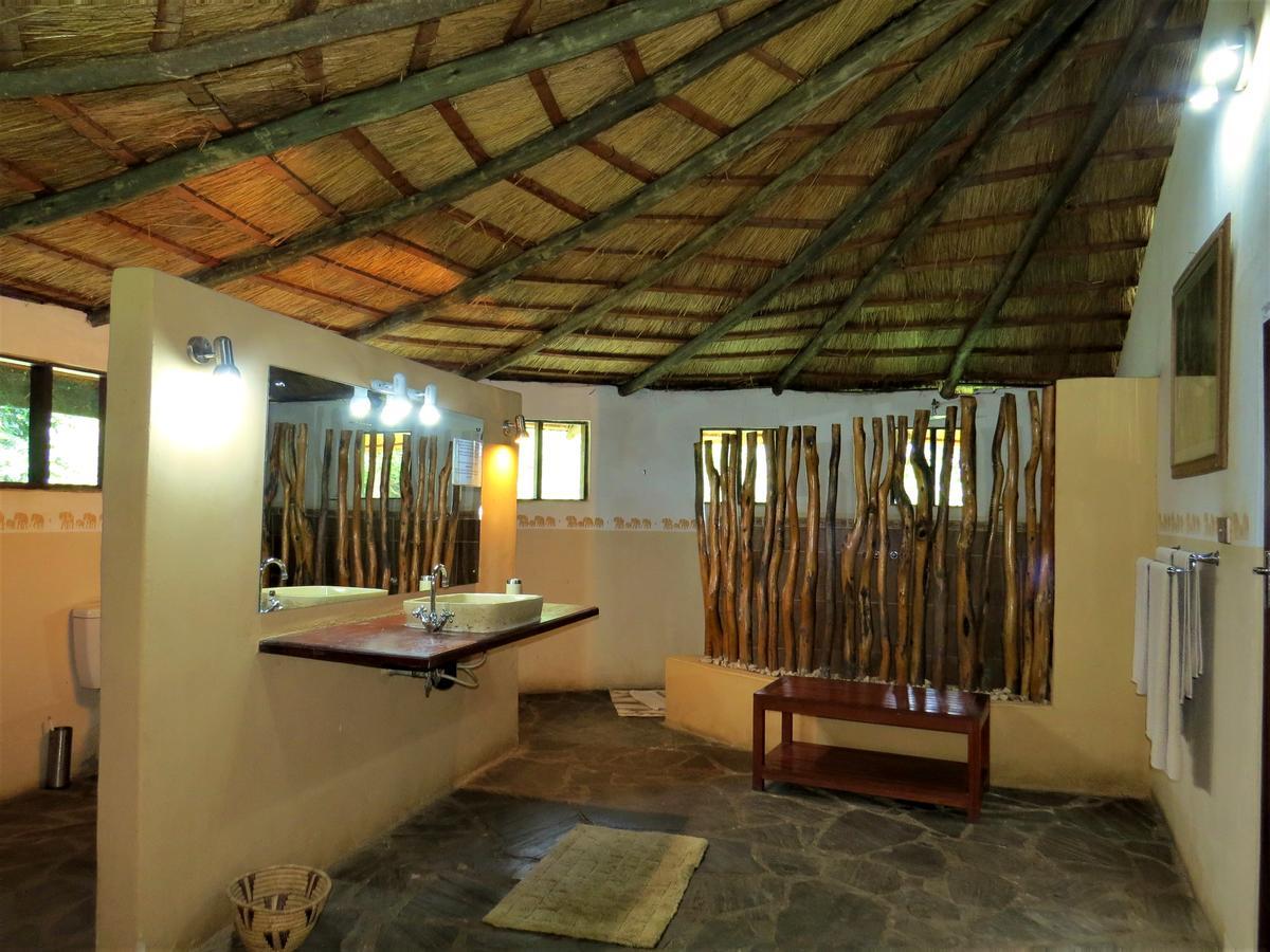 Croc Valley Camp Mfuwe Exterior foto
