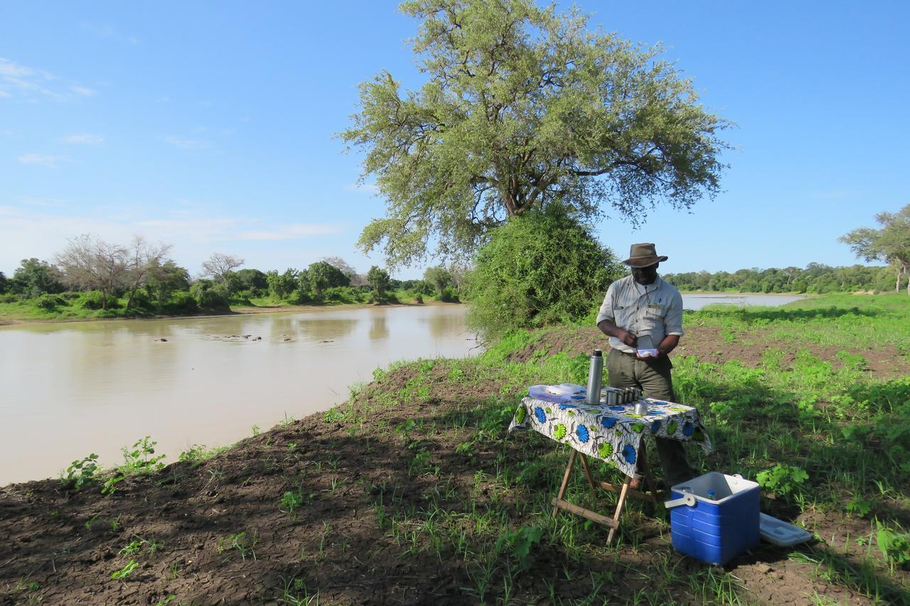 Croc Valley Camp Mfuwe Exterior foto